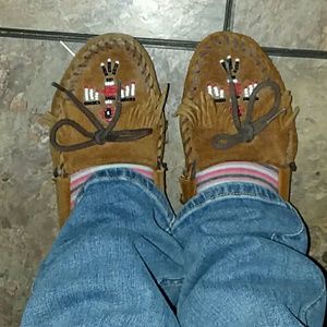 Minnetonka moccasins size 8